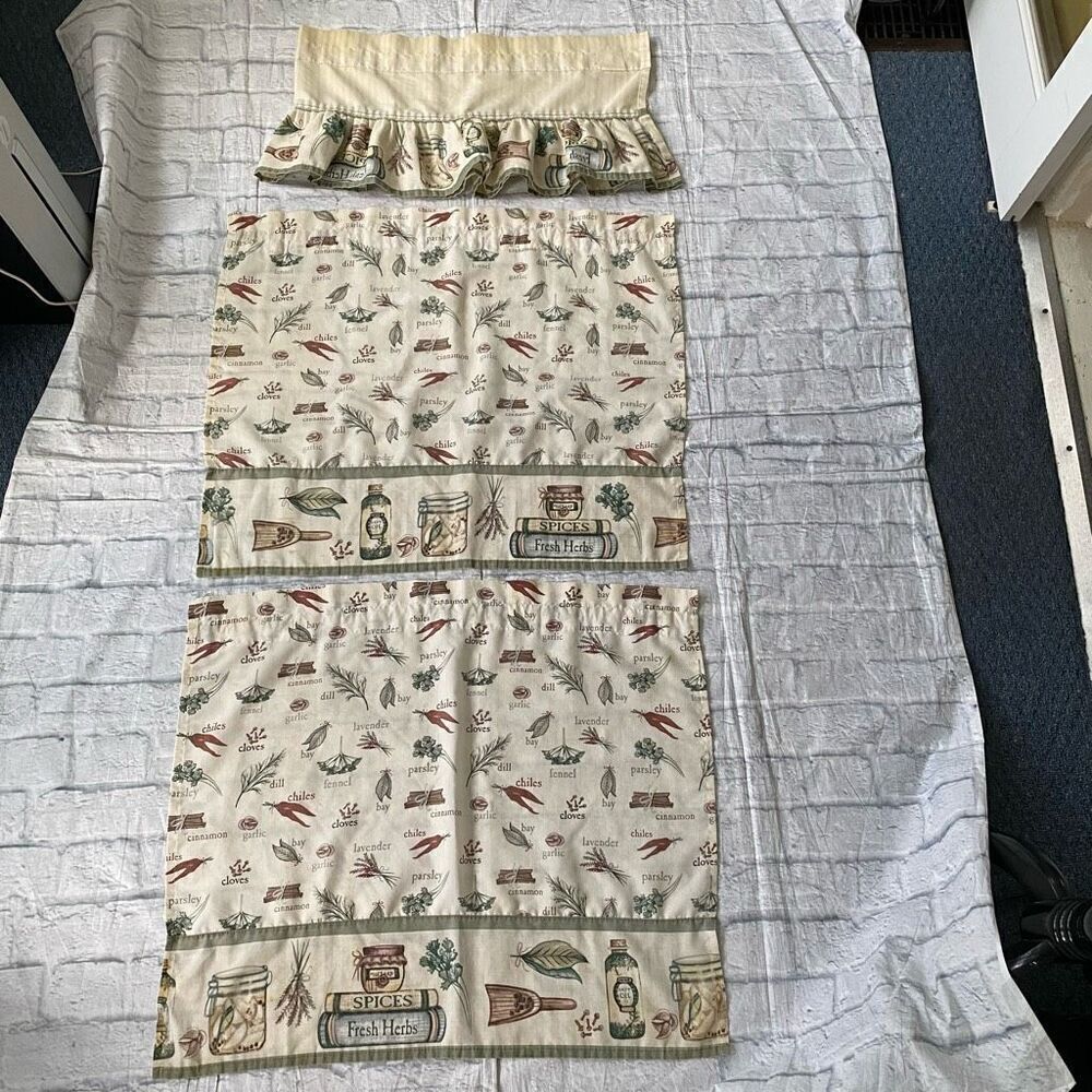 Herbs and spices 2 curtain panels 30”x25” and 1 valance 50”x13.5”